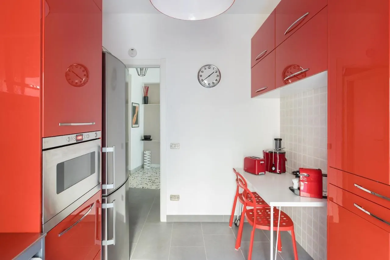 Amoretti Apartment, 6 Persone, 3 Camere, 2 Bagni, Balcone, Wi-Fi, Metro B Monti Tiburtini Rome