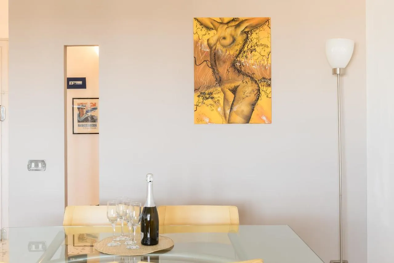 Appartement Amoretti Apartment, 6 Persone, 3 Camere, 2 Bagni, Balcone, Wi-Fi, Metro B Monti Tiburtini Rome