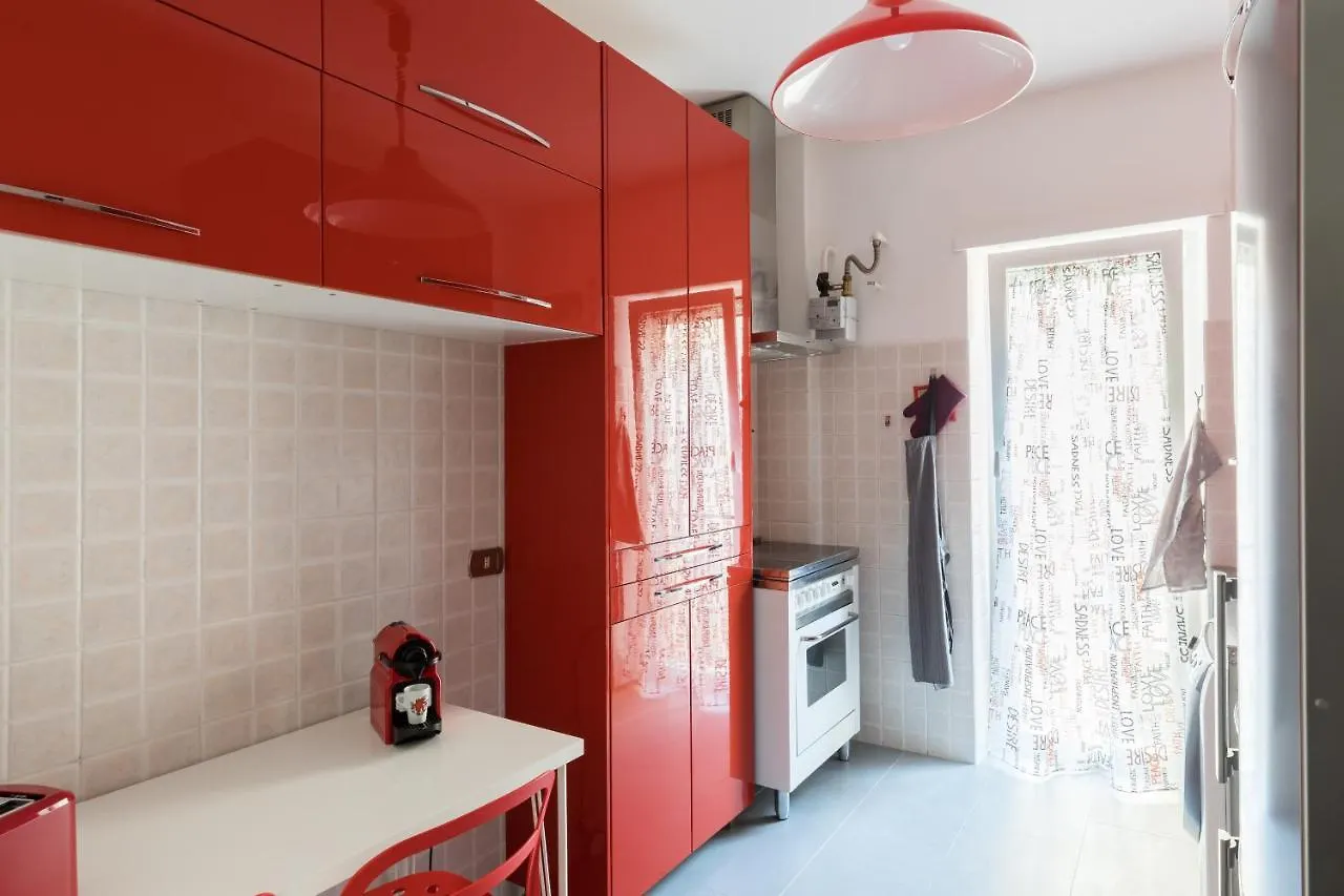 Appartement Amoretti Apartment, 6 Persone, 3 Camere, 2 Bagni, Balcone, Wi-Fi, Metro B Monti Tiburtini Rome Italië