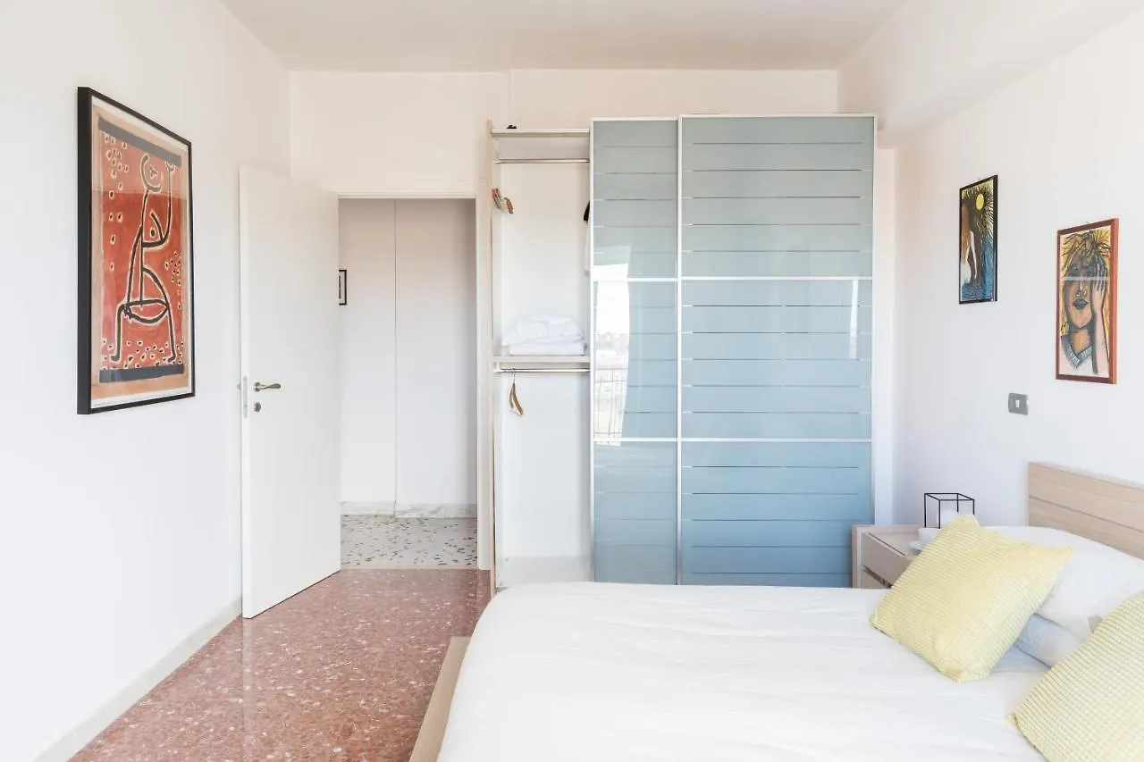 Amoretti Apartment, 6 Persone, 3 Camere, 2 Bagni, Balcone, Wi-Fi, Metro B Monti Tiburtini Rome 0*,  Italy