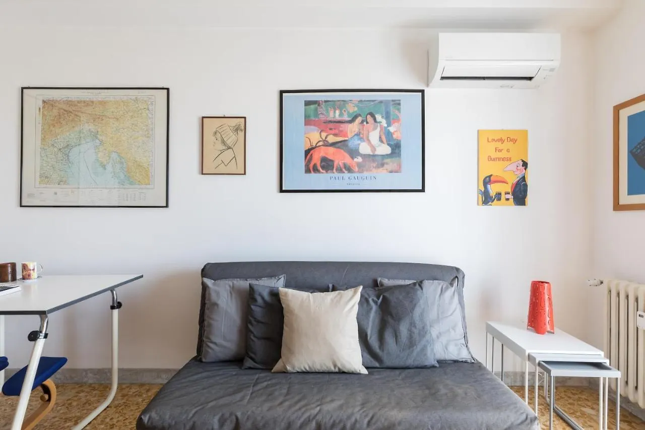 Amoretti Apartment, 6 Persone, 3 Camere, 2 Bagni, Balcone, Wi-Fi, Metro B Monti Tiburtini Rome Appartement