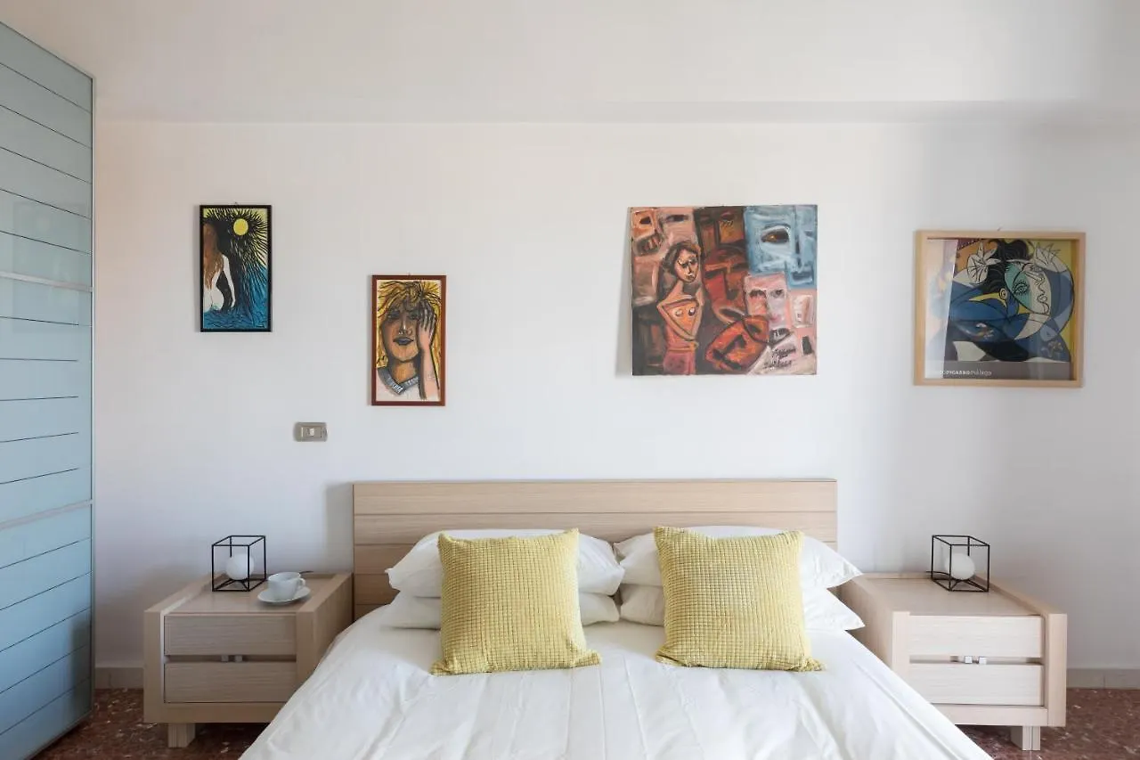 Amoretti Apartment, 6 Persone, 3 Camere, 2 Bagni, Balcone, Wi-Fi, Metro B Monti Tiburtini Rome